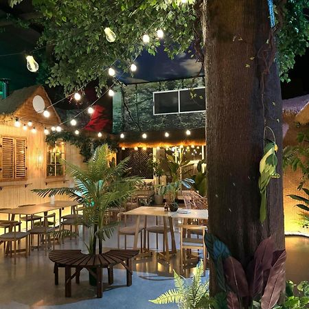The Pod Suite Hostel Village Валенсия Екстериор снимка