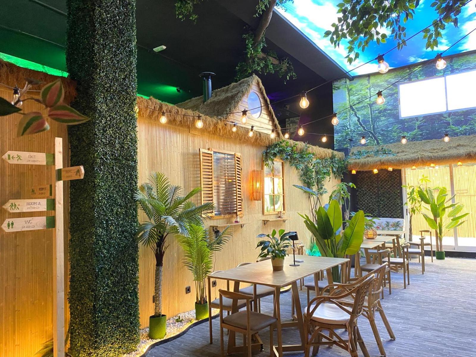 The Pod Suite Hostel Village Валенсия Екстериор снимка