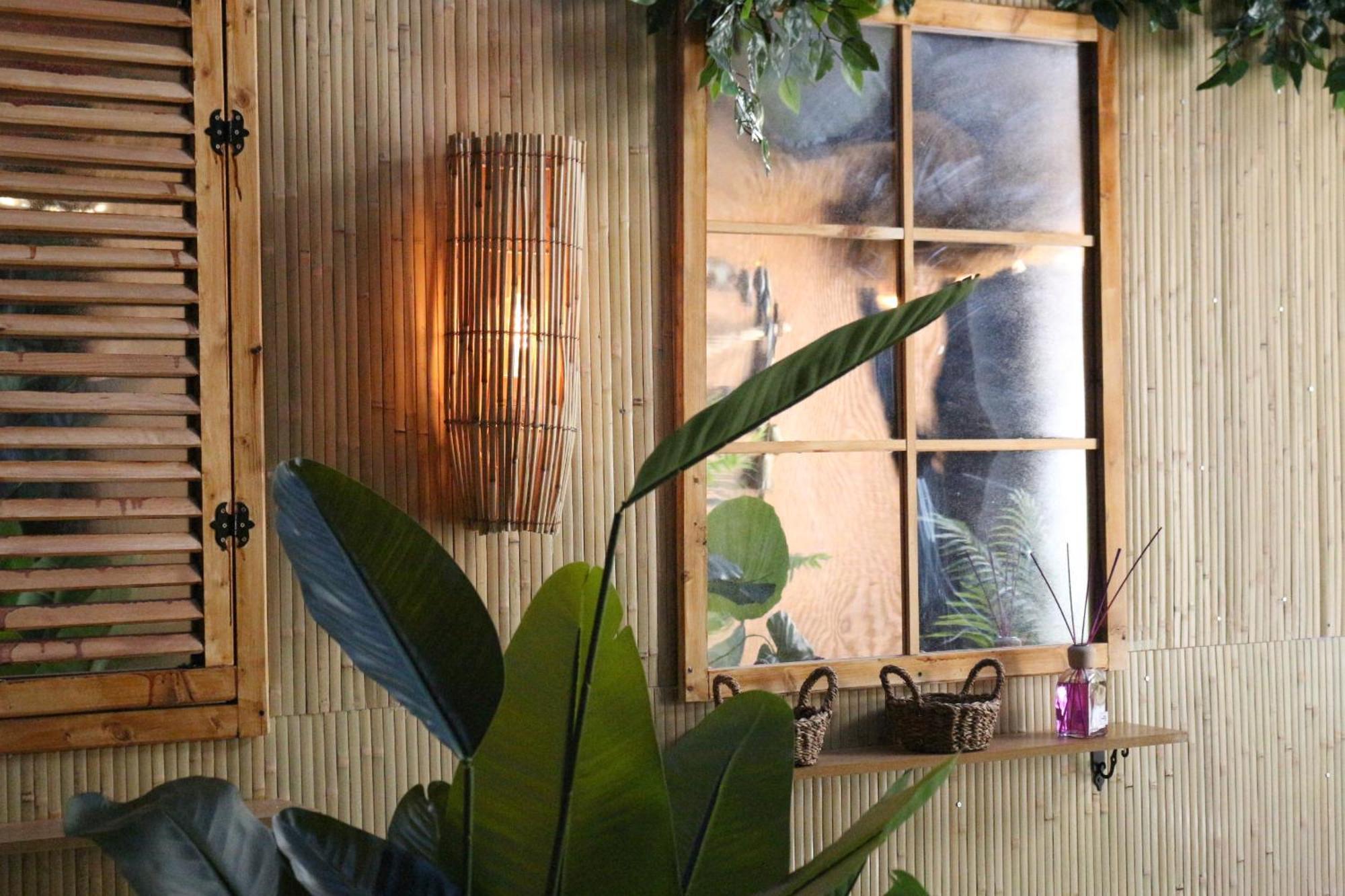 The Pod Suite Hostel Village Валенсия Екстериор снимка