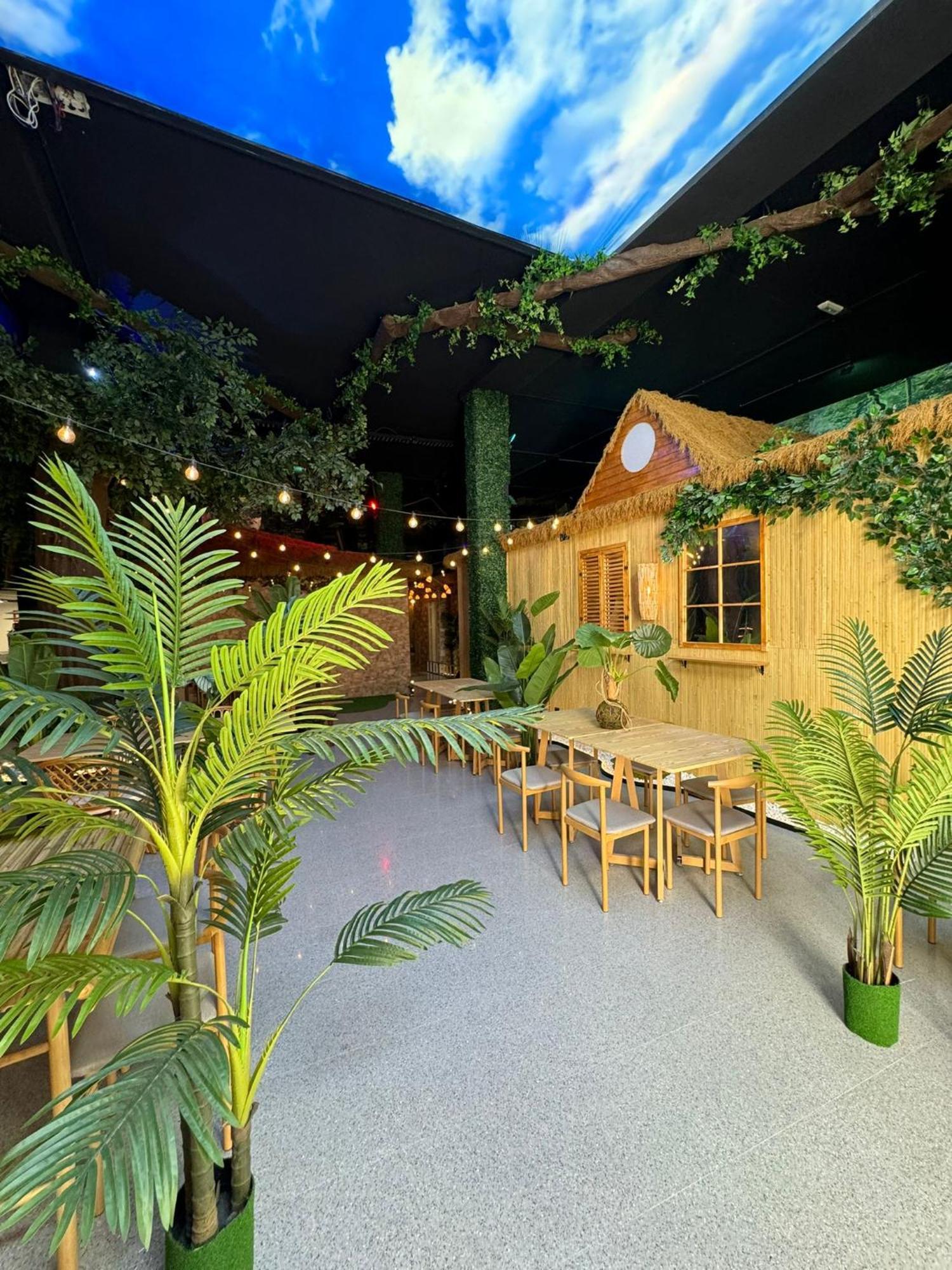 The Pod Suite Hostel Village Валенсия Екстериор снимка
