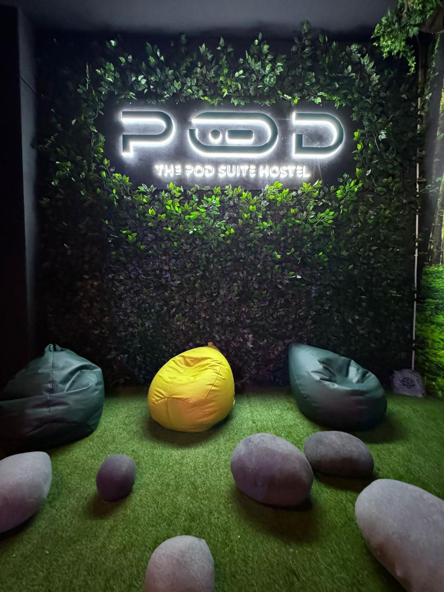 The Pod Suite Hostel Village Валенсия Екстериор снимка