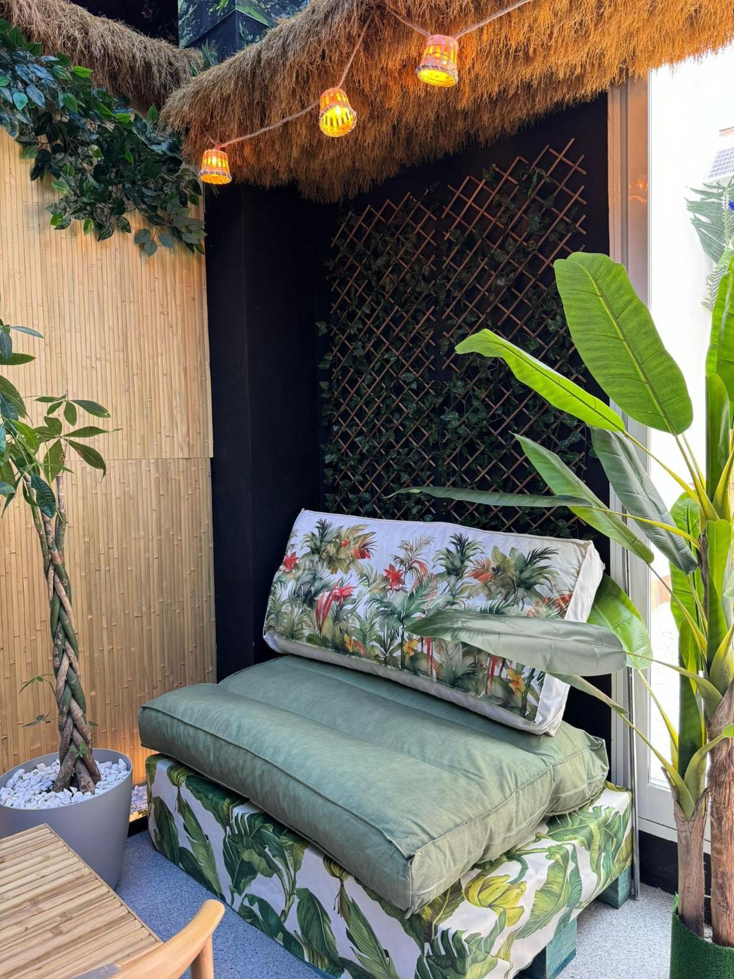 The Pod Suite Hostel Village Валенсия Екстериор снимка
