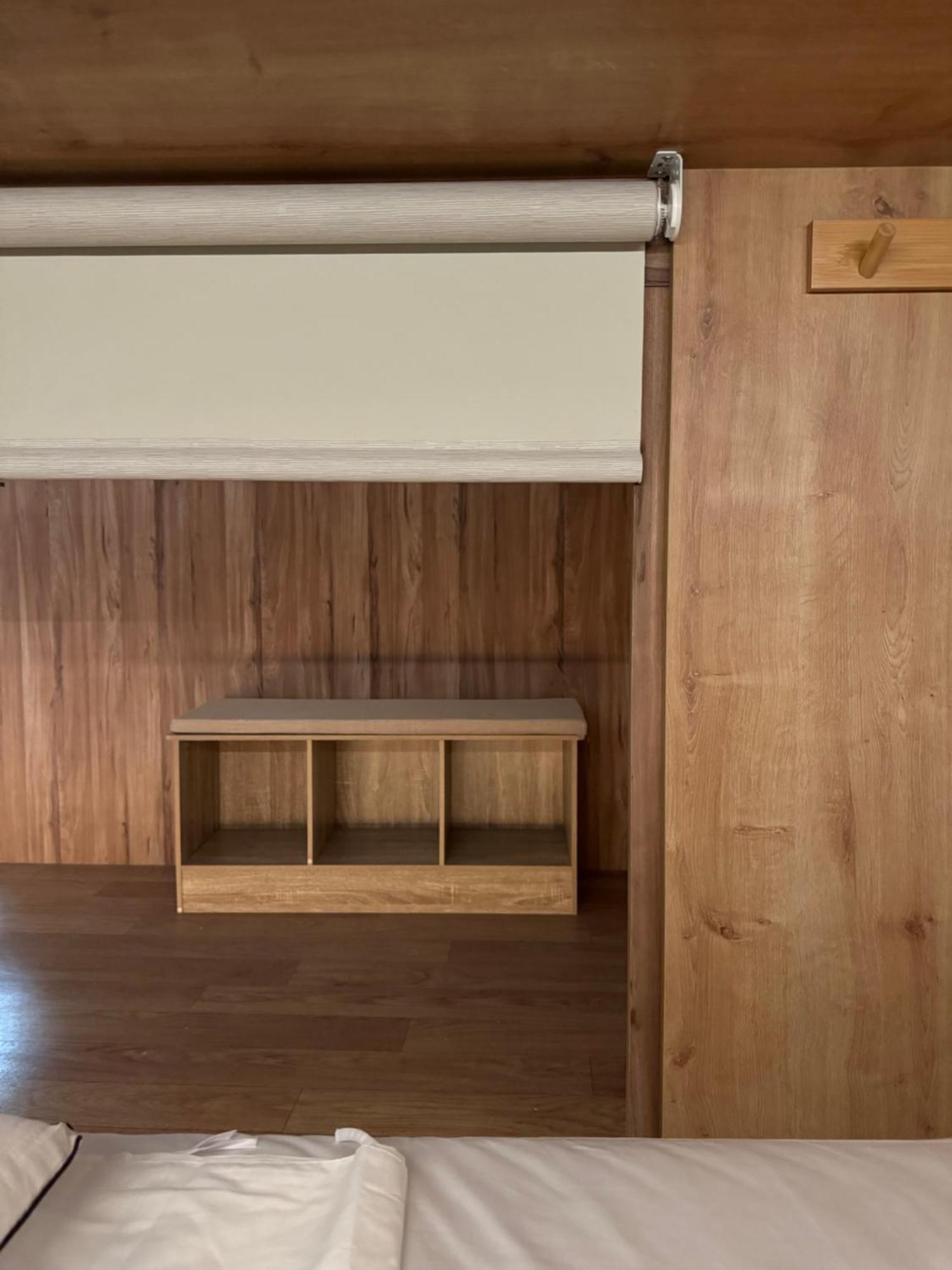 The Pod Suite Hostel Village Валенсия Екстериор снимка